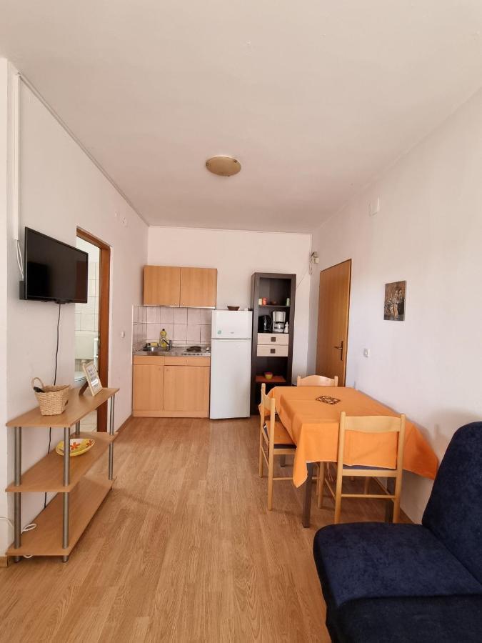 Apartments Vanja Skara Biograd Weißenburg Exterior foto
